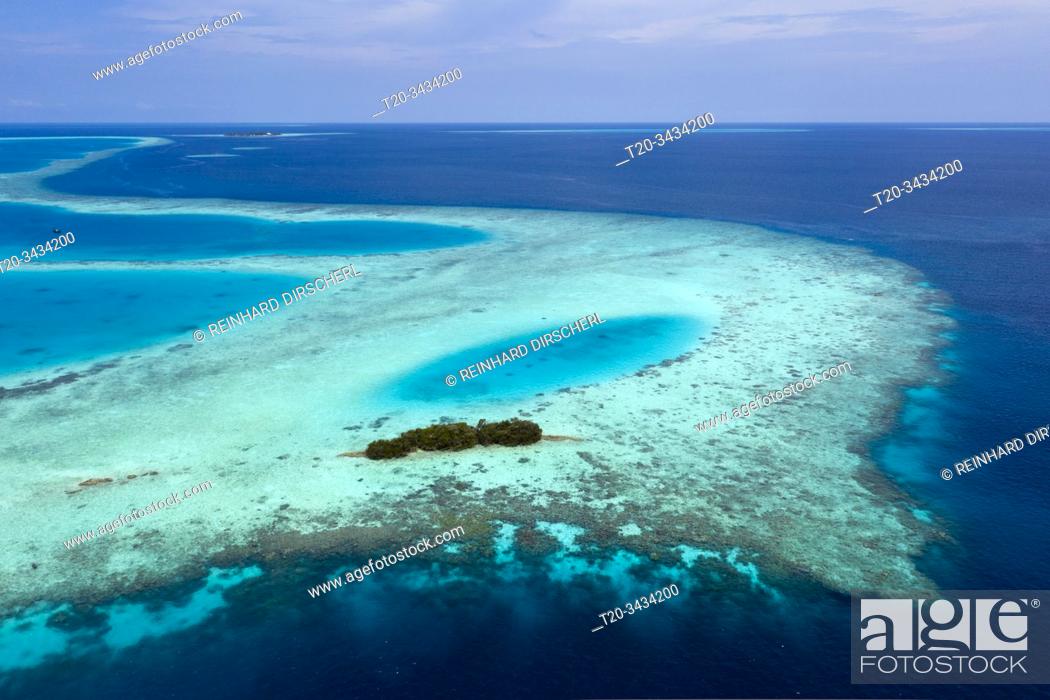 Stock Photo: Uninhabited Island near Bodumohora, Felidhu Atoll, Indian Ocean, Maldives.