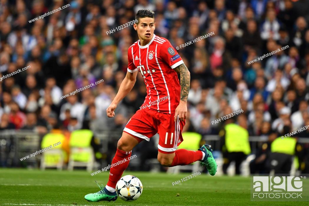 Stock Photo: James RODRIGUEZ (Bayern Munich), Action, Single Action, Single Image, Cut Out, Full Body, Whole Figure. Football Champions League, semi-finals.