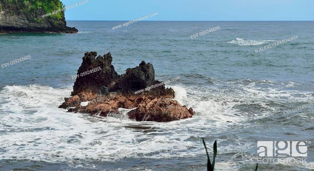 Stock Photo: Twin Rocks at Onomea Bay in Hawaii Big Island of Oahu.