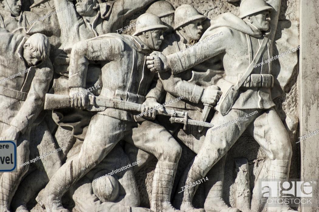 Photo de stock: Battle scene of the Italian Third Army during World War I. High-relief sculpture by Vico Consorti. Ponte Duca d'Aosta (Duke of Aosta Bridge) spanning the Tiber.