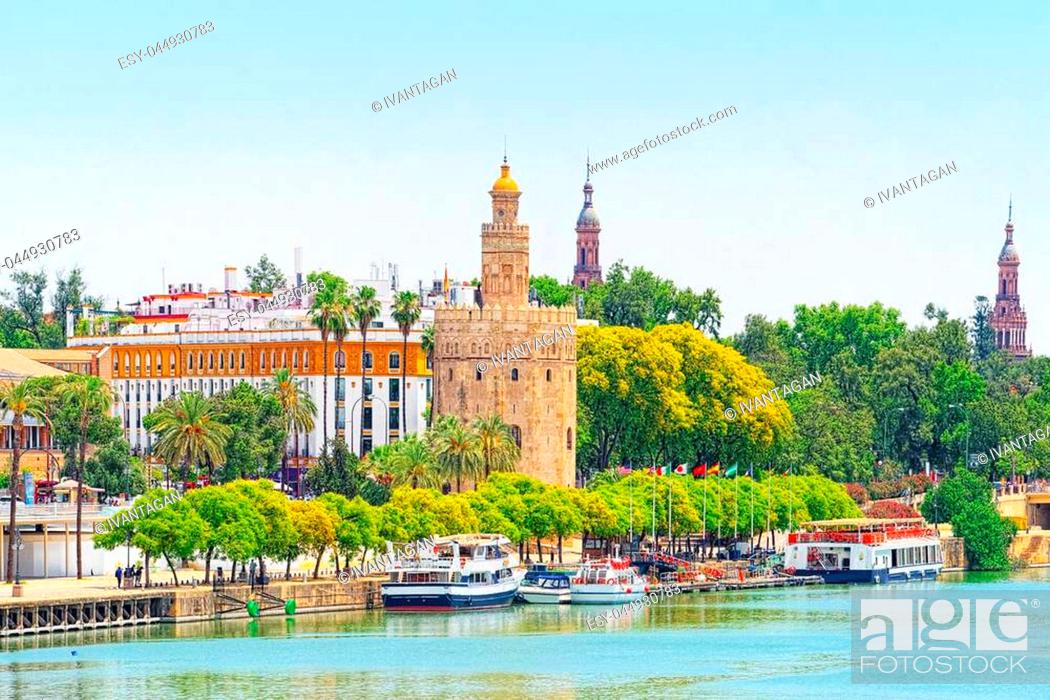 Photo de stock: View on downtown of Seville and Guadalquivir River Promenade. Spain.