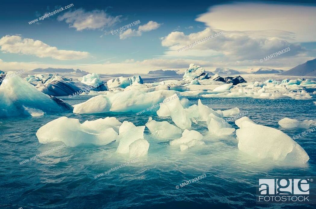 Stock Photo: Landscape view of Jokullsarlon lagoon with floating ice, Iceland, Europe.