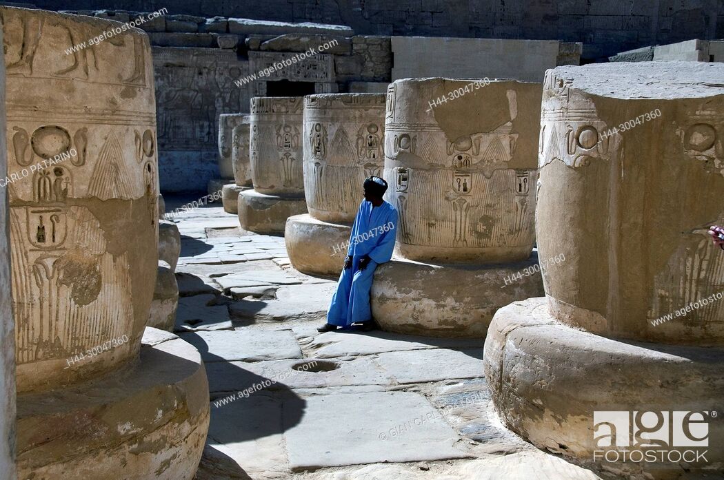 Stock Photo: Medinet Habu, Luxor, Egypt, Djamet, mortuary temple of King Ramses III, XX dyn. 1185 -1078 B.C: hypostyle hall.