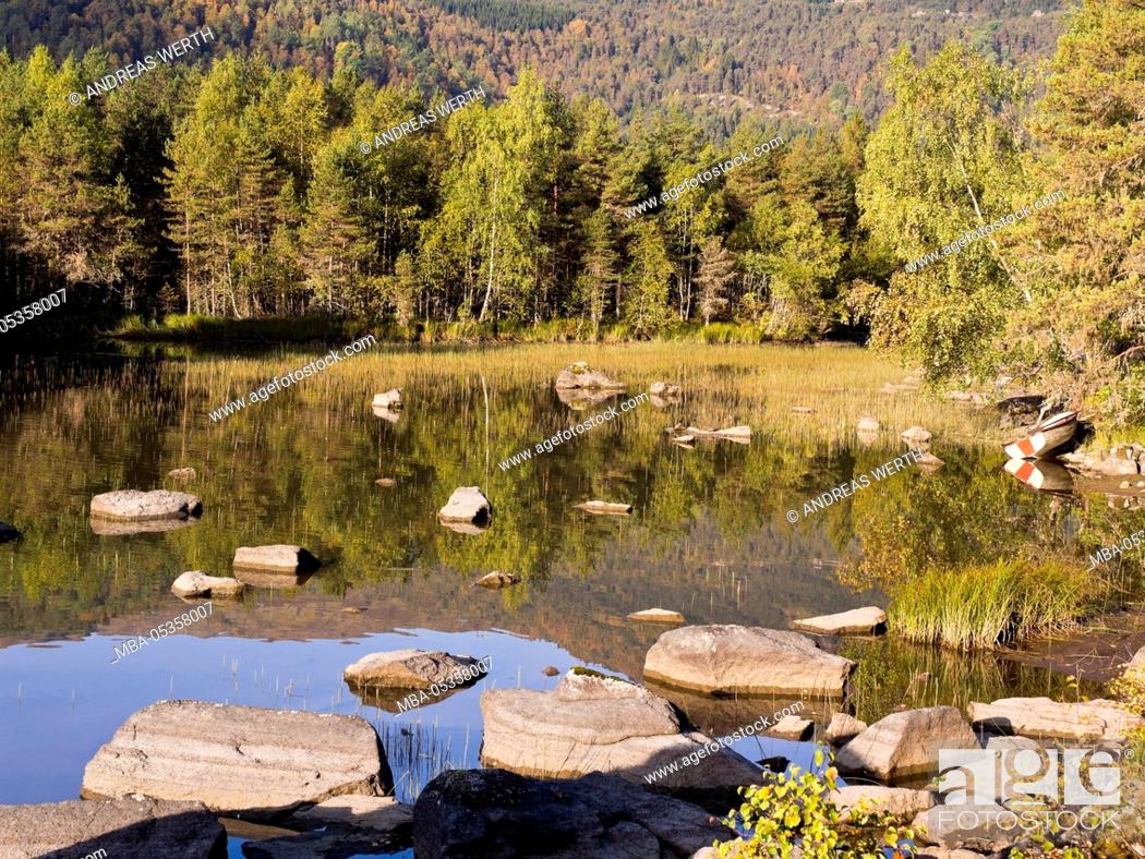 Stock Photo: Mountain lake Straumavatnet, between Sogndal and valley Austerdalen, valley Austerdalen, Sogn of Fjordane, Norway.