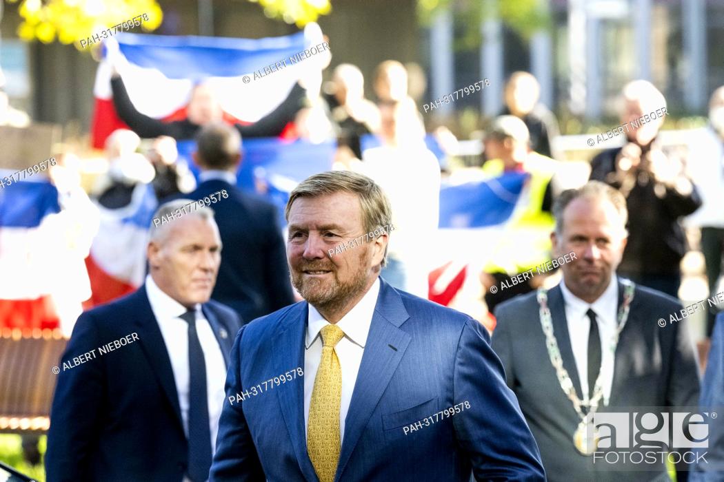 Stock Photo: King Willem-Alexander of The Netherlands arrives at the Radboudumc in Nijmegen, on September 29, 2022, to open the new main building.