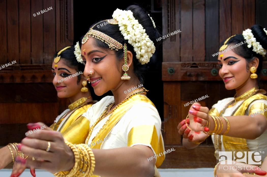 MOHINIYATTAM DANCERS OF KERALA, Stock Photo, Picture And Rights Managed  Image. Pic. HIP-01414MBAL | agefotostock