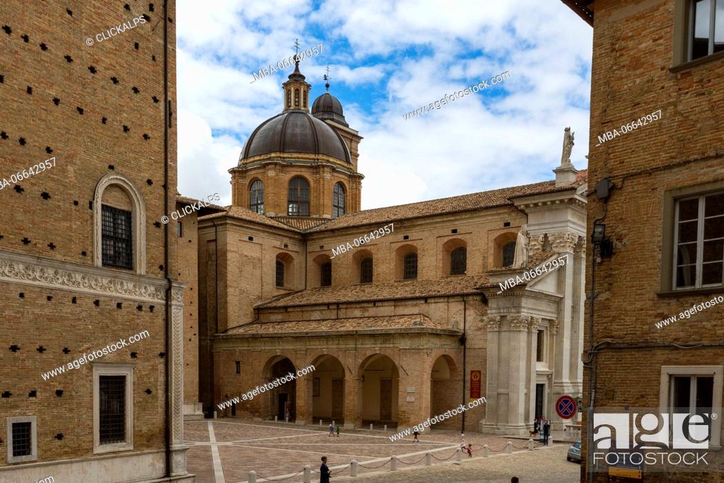 Stock Photo: View of the arcades of Palazzo Ducale beside the Duomo from Piazza Duca Federico Urbino Province of Pesaro Marche Italy Europe.