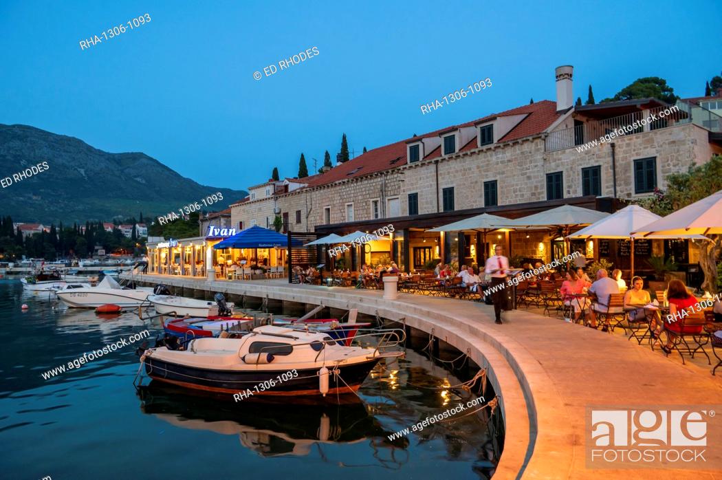 Stock Photo: Restaurants on the waterfront, Cavtat on the Adriatic Sea, Cavtat, Dubrovnik Riviera, Croatia, Europe.