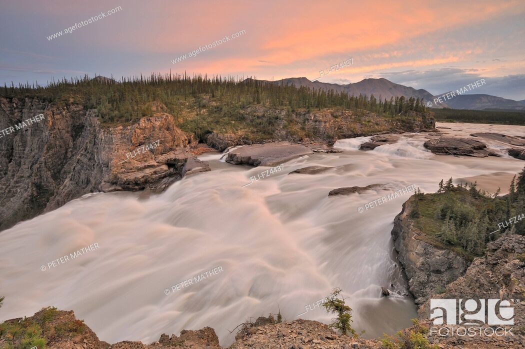 Stock Photo: Virginia Falls, one of Canada's largest waterfalls, Nahanni National Park, Northwest Territories.