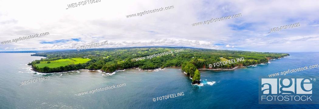 Stock Photo: USA, Hawaii, Big Island, Onomea Bay, Aerial view.