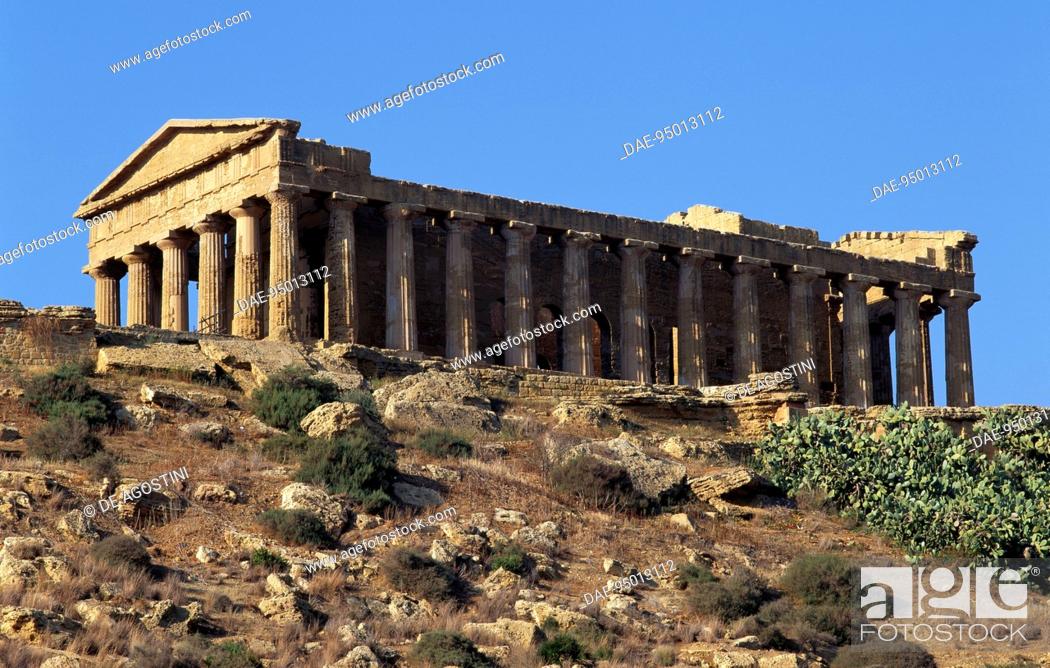 Stock Photo: Temple of Concord, Agrigento (Unesco World Heritage List, 1997), Sicily, Italy. Greek civilisation, 5th century BC.