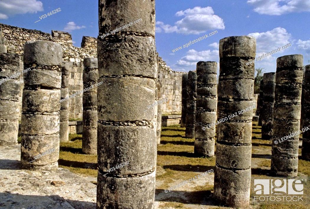 Stock Photo: Temple of the Warriors and group of thousand columns, Mayan ruins of Chichen Itza. Yucatan, Mexico.