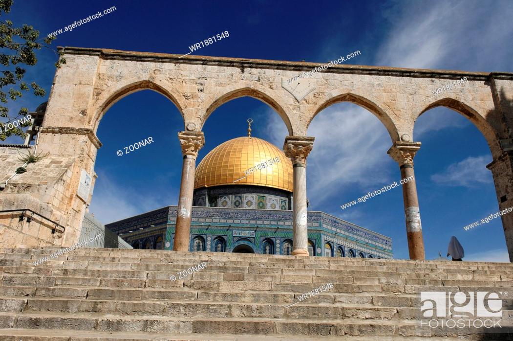 Stock Photo: Dome of the rock through the archway.