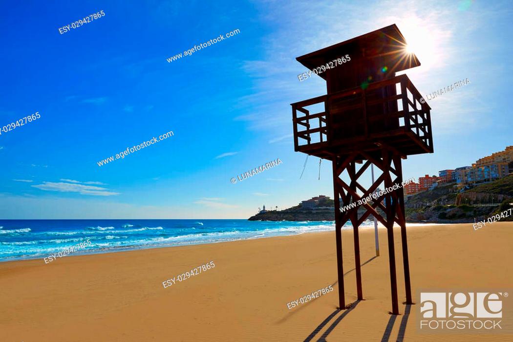 Imagen: Cullera Dosel beach Mediterranean sea in Valencia of Spain.