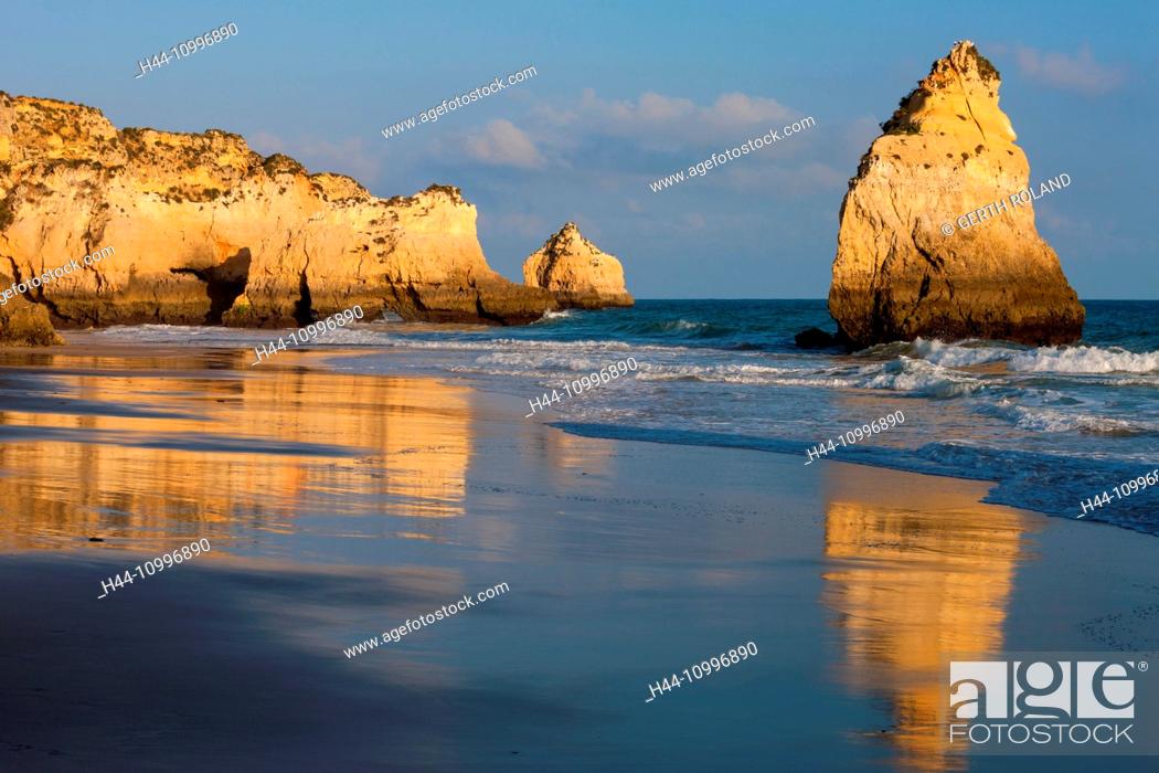 Stock Photo: Praia dos Tres Irmaos, Portugal, Algarve.