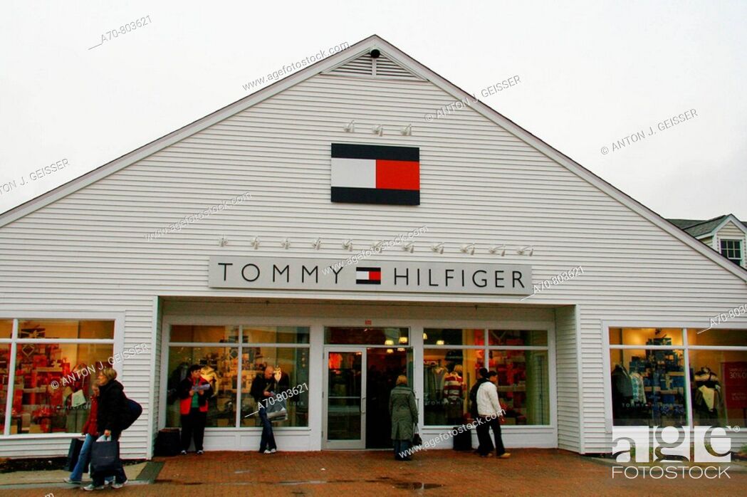impuls Vrijstelling Onbeleefd USA, New York, Central Valley, Tommy Hilfiger shop at Woodbury Common  Premium Outlets, Stock Photo, Picture And Rights Managed Image. Pic.  A70-803621 | agefotostock