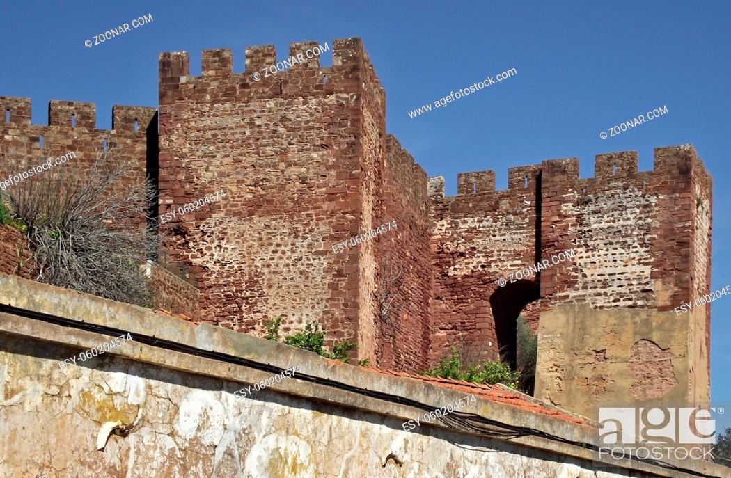 Stock Photo: Sehr schoene historische Burganlage in Silves.