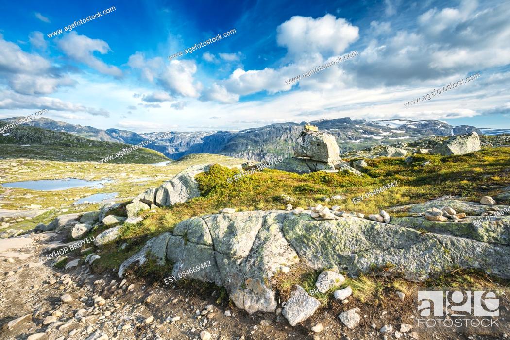 Imagen: Landscape Of Norwegian Mountains. Nature Of Norway. Travel And Hiking. Amazing Scenic View At Sunny Summer Day. Nobody. Scandinavia. Blue Sky.