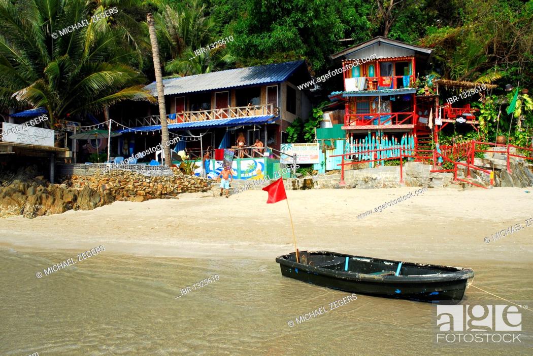 Stock Photo: Independent Bo guesthouse, boat on White Sand Beach, Hat Had Sai Khao, Koh Chang Island, National Park Mu Ko Chang, Trat, Gulf of Thailand, Thailand, Asia.