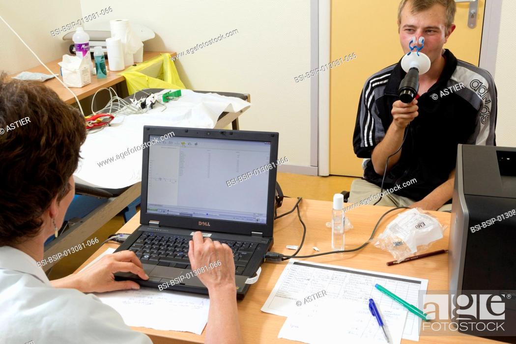 Stock Photo: To be used in the context of the reportage only. Medical check-up run by IPL Lille Institut Pasteur in Arras, France. IPL delocalise these check-ups to help.