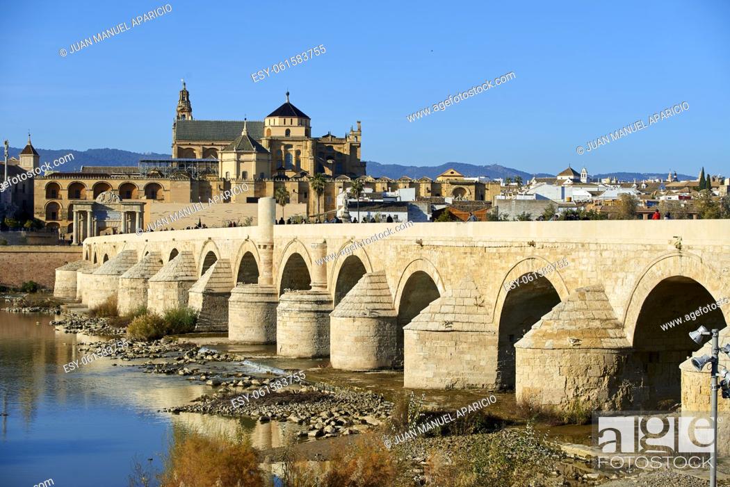 Stock Photo: The Roman Bridge and Cordoba Mosque, Guadalquivir River, Cordoba, Spain, Europe.