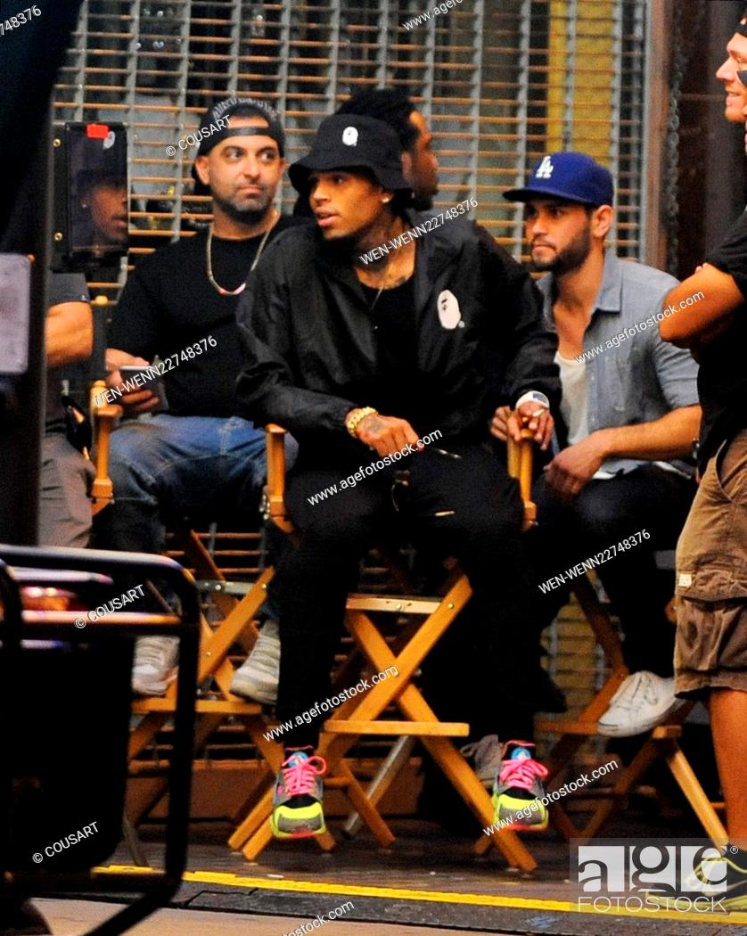 delincuencia Prevención Cardenal Singer Chris Brown hops out of a sports car on the set of his new music  video 'Liquor' filming in..., Foto de Stock, Imagen Derechos Protegidos  Pic. WEN-WENN22748376 | agefotostock