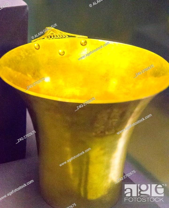 Stock Photo: Egypt, Cairo, Egyptian Museum, dishes found in the royal necropolis of Tanis, burial of Psusennes : Gold goblet in the shape of a lotus flower.