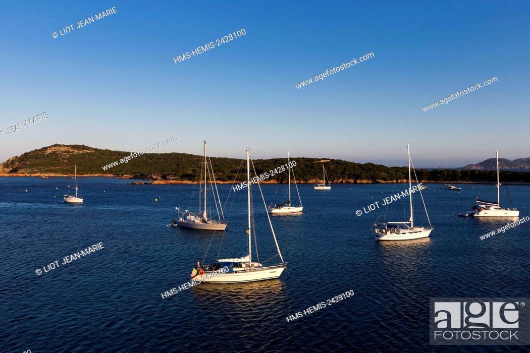 Stock Photo: France, Corse du Sud, Rondinara beach, boats at anchor.