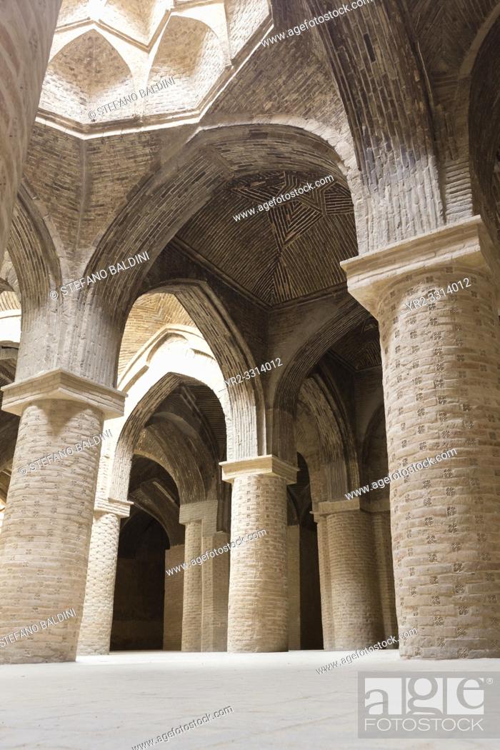 Photo de stock: Hall of the Masjed-e Jame (Friday Mosque); Esfahan, Iran.