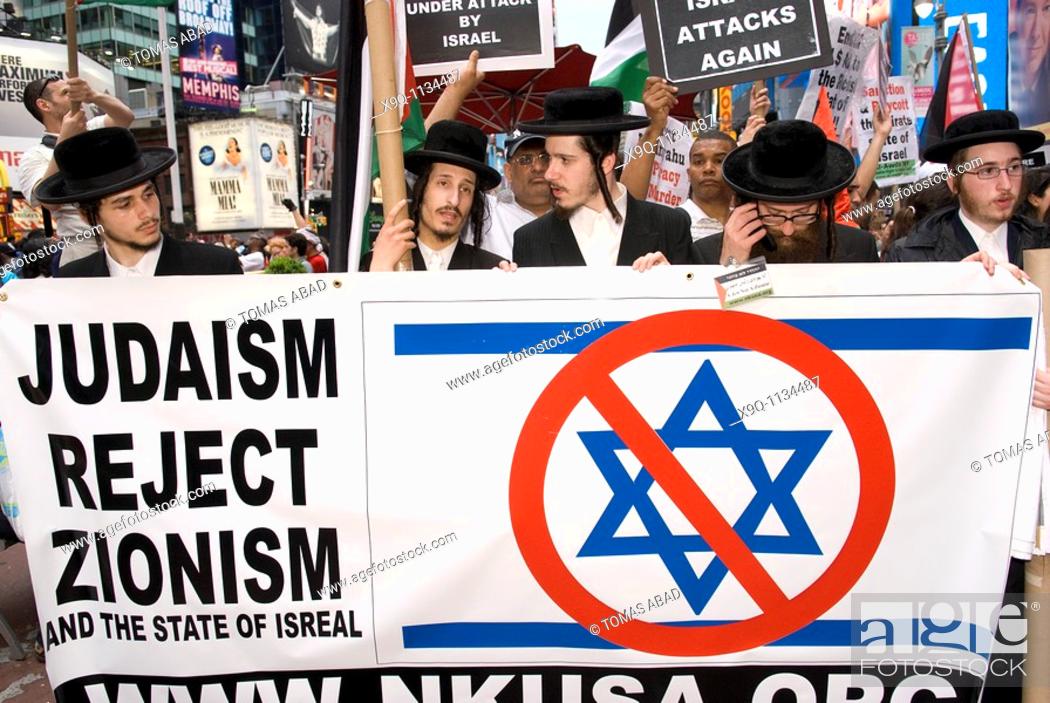 karta 2010 Orthodox Jews of the Neturei Karta International, an NGO, protest  karta 2010