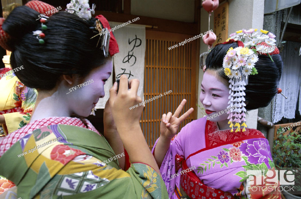 Imagen: Apprentice, Asia, Geisha, Holiday, Honshu, Japan, Kimono, Kyoto, Landmark, Maiko, Model, Released, Tourism, Traditional costume,.