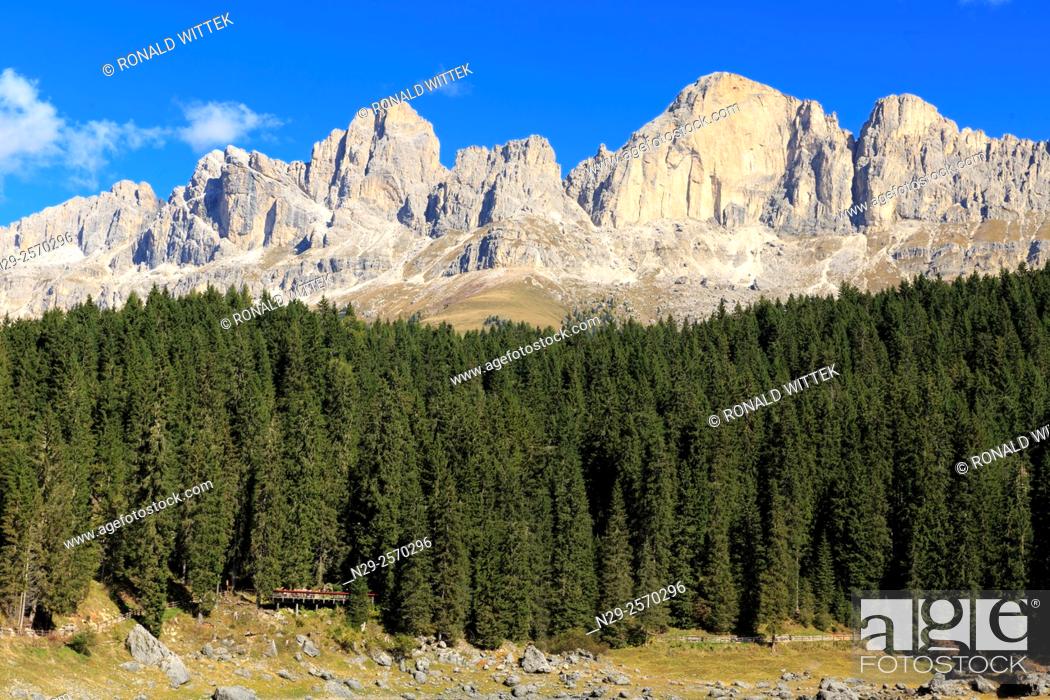 Stock Photo: Europe, Italy, Trentino-Alto Adige, Alto Adige, Bolzano province, Dolomites, Welschnofen, Karersee, Lago di Carezza, Carezza, Val d'Ega, Latemarmassivs.
