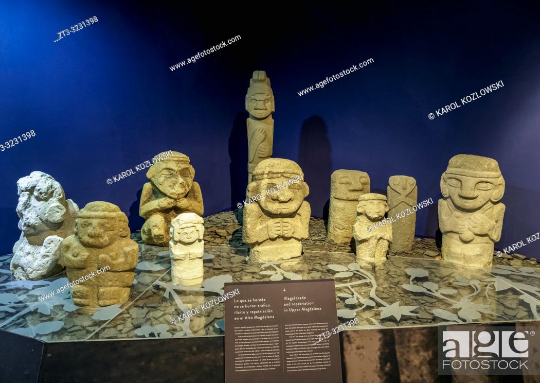 Imagen: Pre-Columbian Sculptures, museum interior, San Agustin Archaeological Park, Huila Department, Colombia.