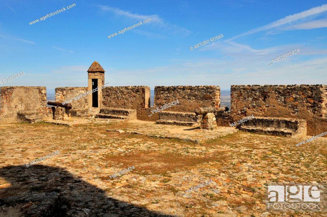 Stock Photo: Battlements of the castle of Marvão, Alentejo, Portugal.