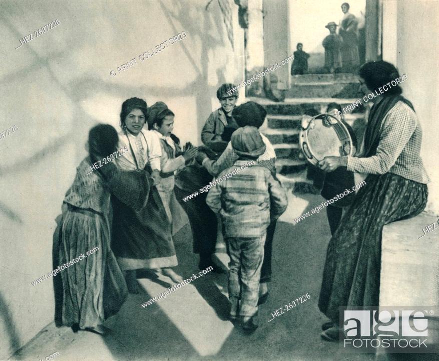 Tarantella, Capri, 1927. Artist: Eugen Poppel, Foto de Stock, Imagen Derechos Protegidos Pic. HEZ-2637226 | agefotostock