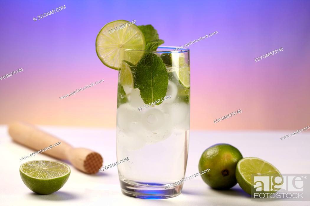 Stock Photo: Food, Water, Sweet, Nutrition, Diet, Beverage, Drink, Slice, Ice, Drinking Glass, Glass, Refreshment, Citrus Fruit, Refreshing, Mint, Mineral, Aqua, Lime - Fruit, Glas, Mineral Water, Ice Cube, Peppermint, Pestle, Eis, Fizz, Sparkling Water, Mineralwasser, Sprudel, Minerale, Stossel