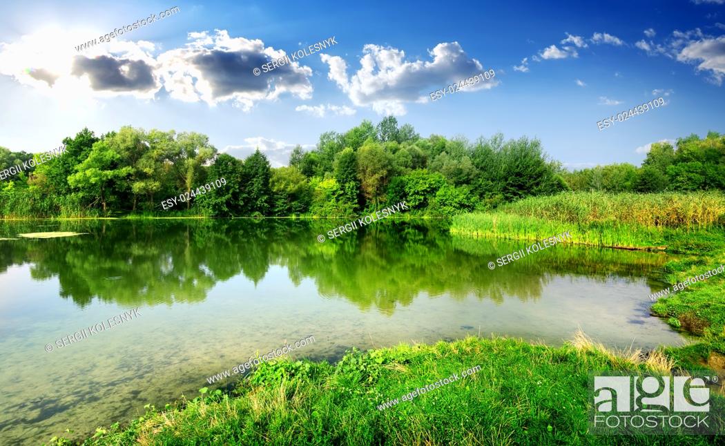 Stock Photo: Tranquil summer day on a quiet river.