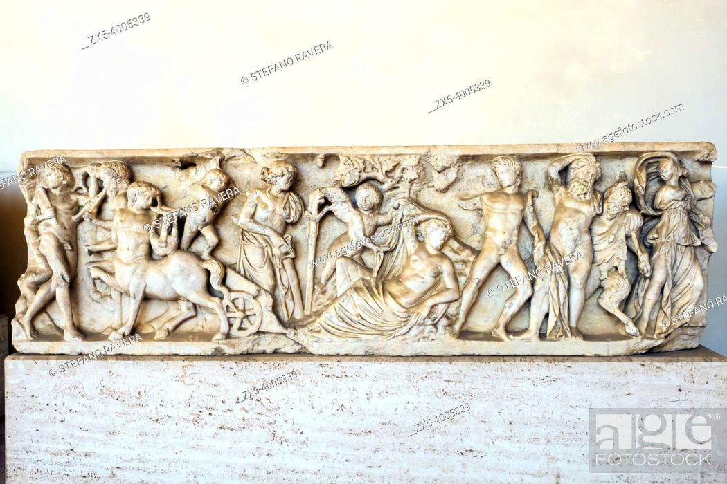 Photo de stock: Sarcophagus representing Dionysus unveiling Arianna and dionysiac scenes. Luni marble. 160-180 AD - Rome via Appia, from the church of SS Nereo e Achilleo -.