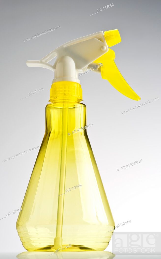 Download 21 Opened Metallic Spray Bottle With Plastic Cap Yellowimages