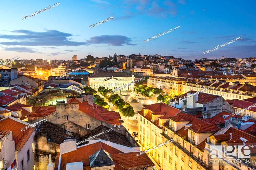 Photo de stock: Lisbon, Portugal skyline view over Rossio Square.
