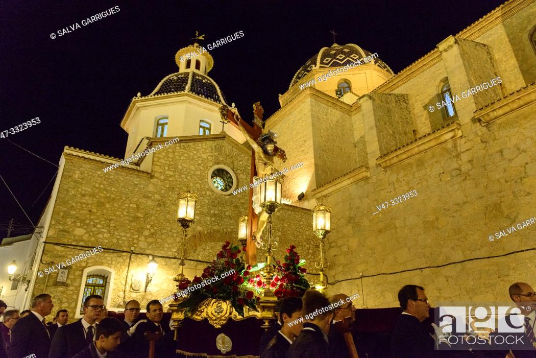 Stock Photo: The brothers carry down the stairs of the streets of Altea with the Anda (float) on the shoulders, Alicante, Comunitat Valenciana, Spain.