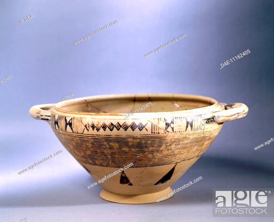 Stock Photo: Pyxis, decorated protocorinthian style pottery, Greece. Greek Civilization, 8th-7th Century BC.  Corinto, Museo Archeologico.