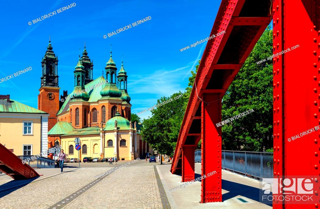 Stock Photo: Poznan, Poland - June 5, 2015: Panoramic view of Ostrow Tumski island with Jordan Bridge over Cybina river and Poznan Cathedral of St. Peter and St.