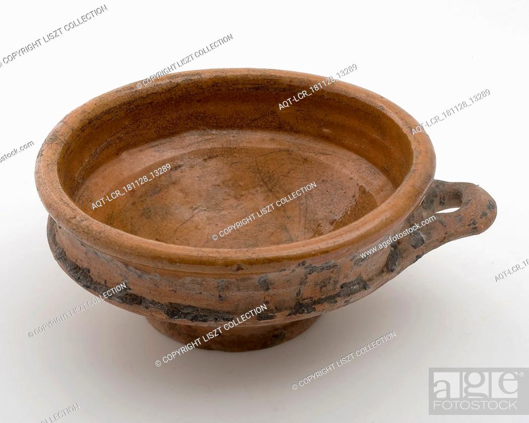 Stock Photo: Earthenware bowl, thick red shard, glazed inside, on stand, ear bowl bowl crockery holder soil find ceramic earthenware glaze lead glaze.