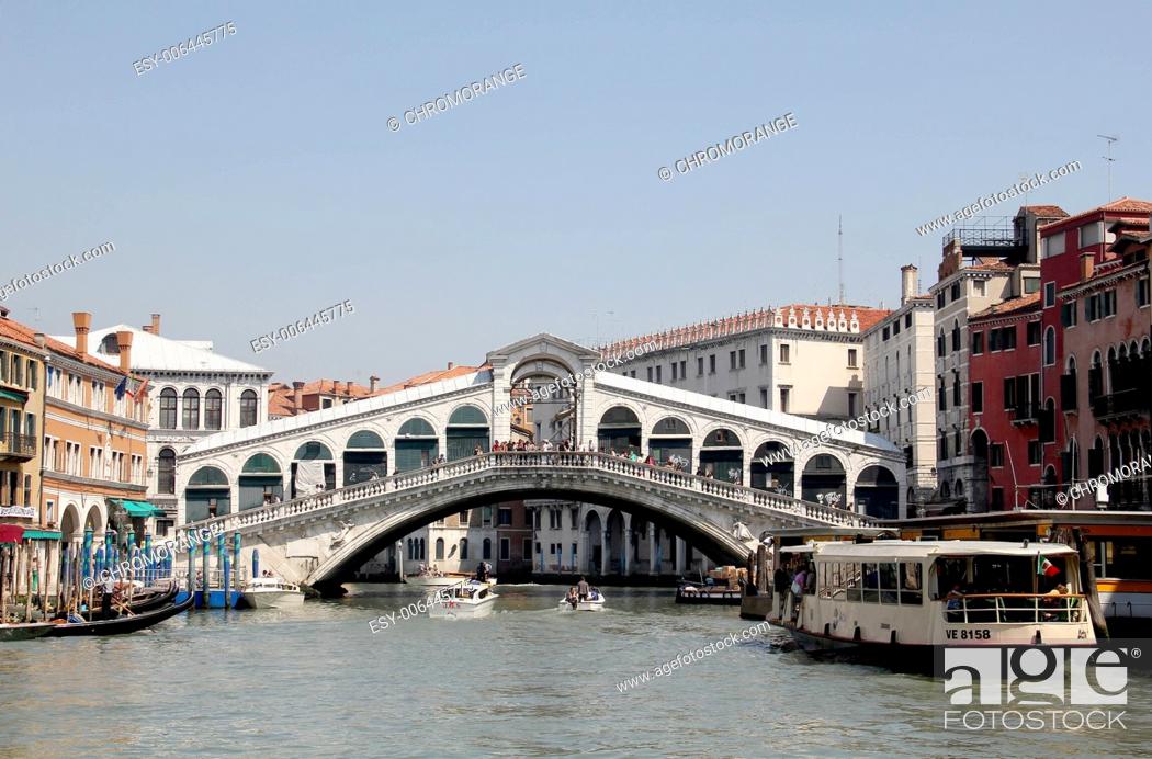 Stock Photo: Rialto Bridge, Venice, Italy.