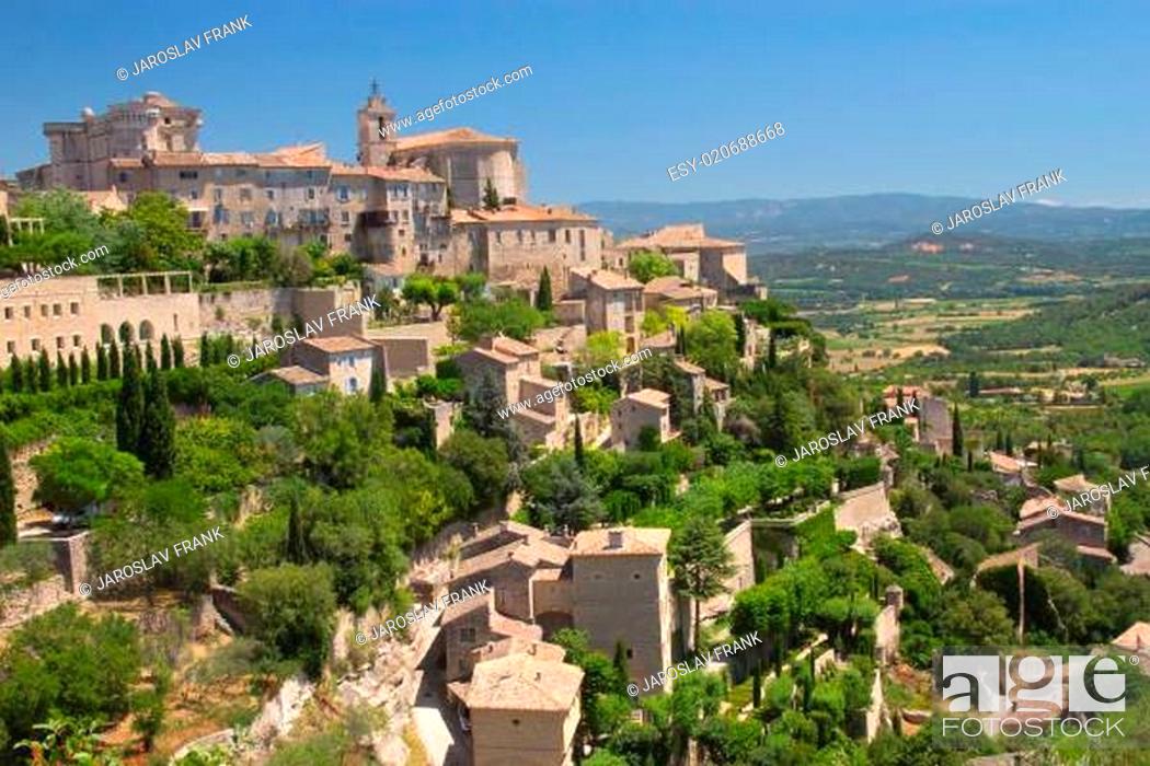 Stock Photo: General view of hiltop village of Gordes.