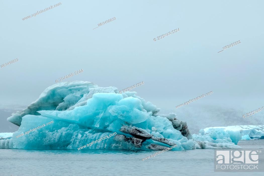 Imagen: Icebergs in Jokulsarlon Glacier Lagoon that comes from Vatnajokull, Europes largest glacier.