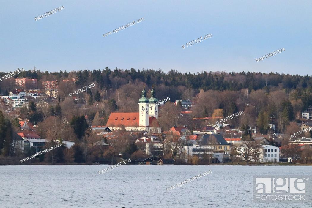 Stock Photo: Starnberg, Germany 22.02.2020: Impressions Starnberger See - 22.02.2020 View from Hoehenrieder Park to Tutzing, Starnberger See | usage worldwide.