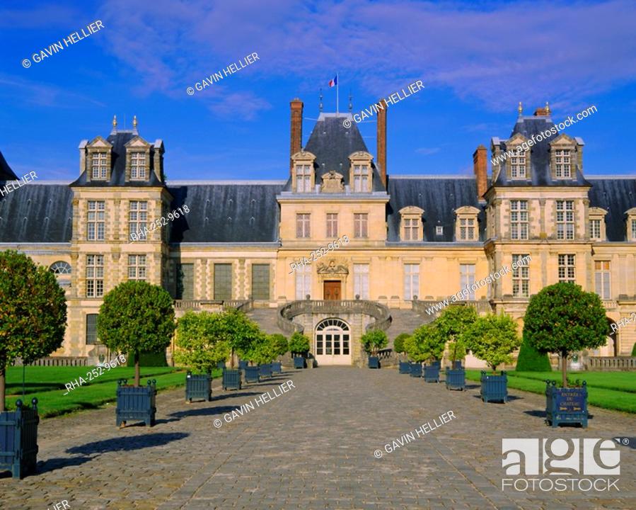 Stock Photo: Chateau de Fontainbleau, Ile de France, France.