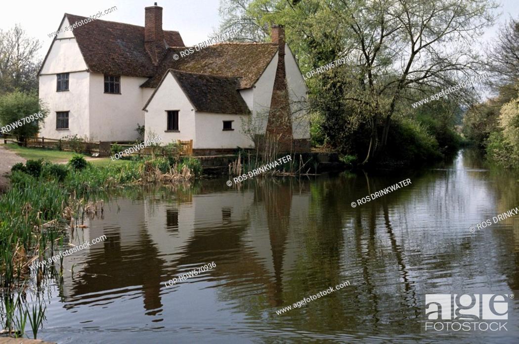 Stock Photo: England, Suffolk, Flatford, Willy Lotts cottage, a 16th-century cottage in Flatford made famous by being the subject of John Constable's painting, The Hay Wain.